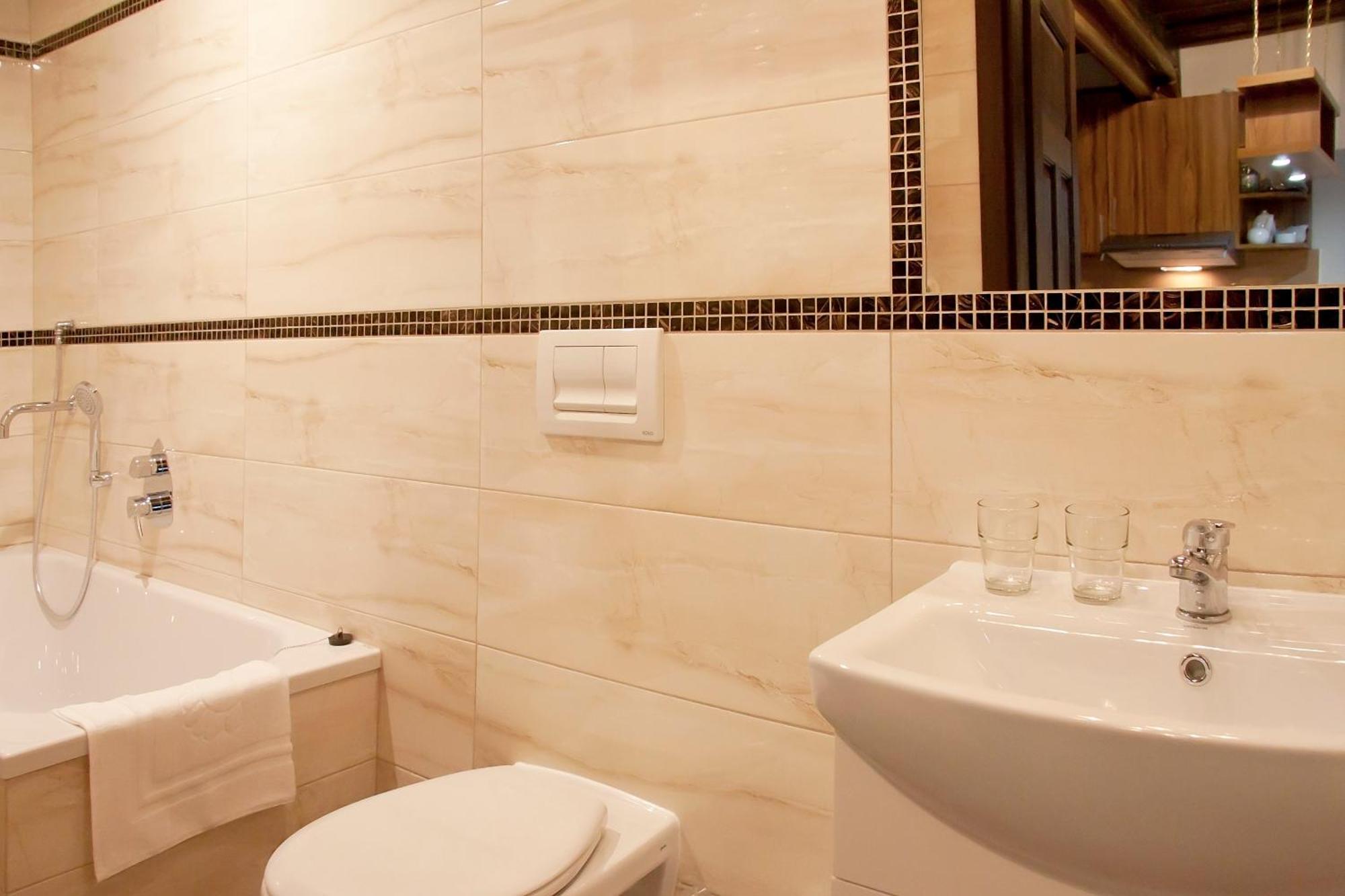 Apartamenty Hotelu Pod Orlem Stary Toruń Exteriör bild