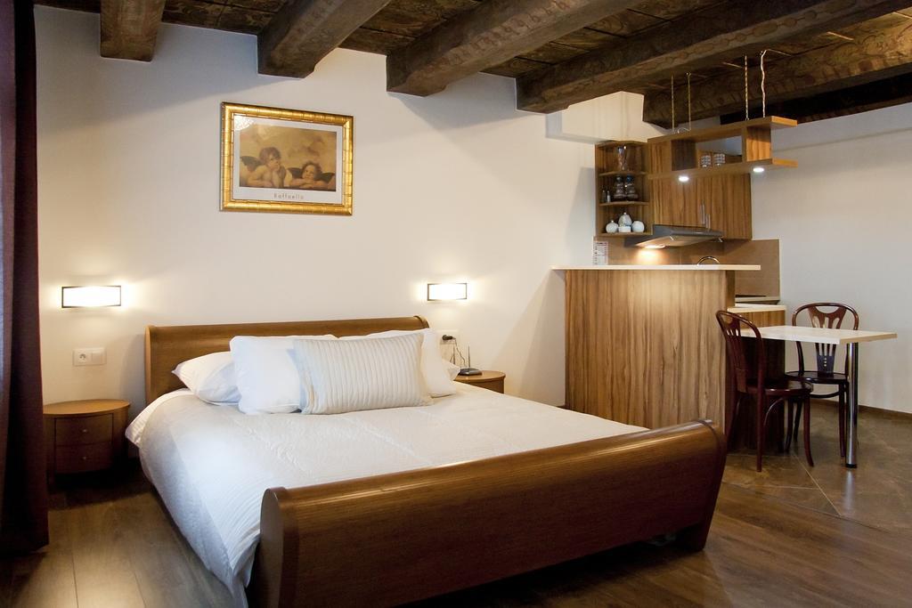 Apartamenty Hotelu Pod Orlem Stary Toruń Exteriör bild